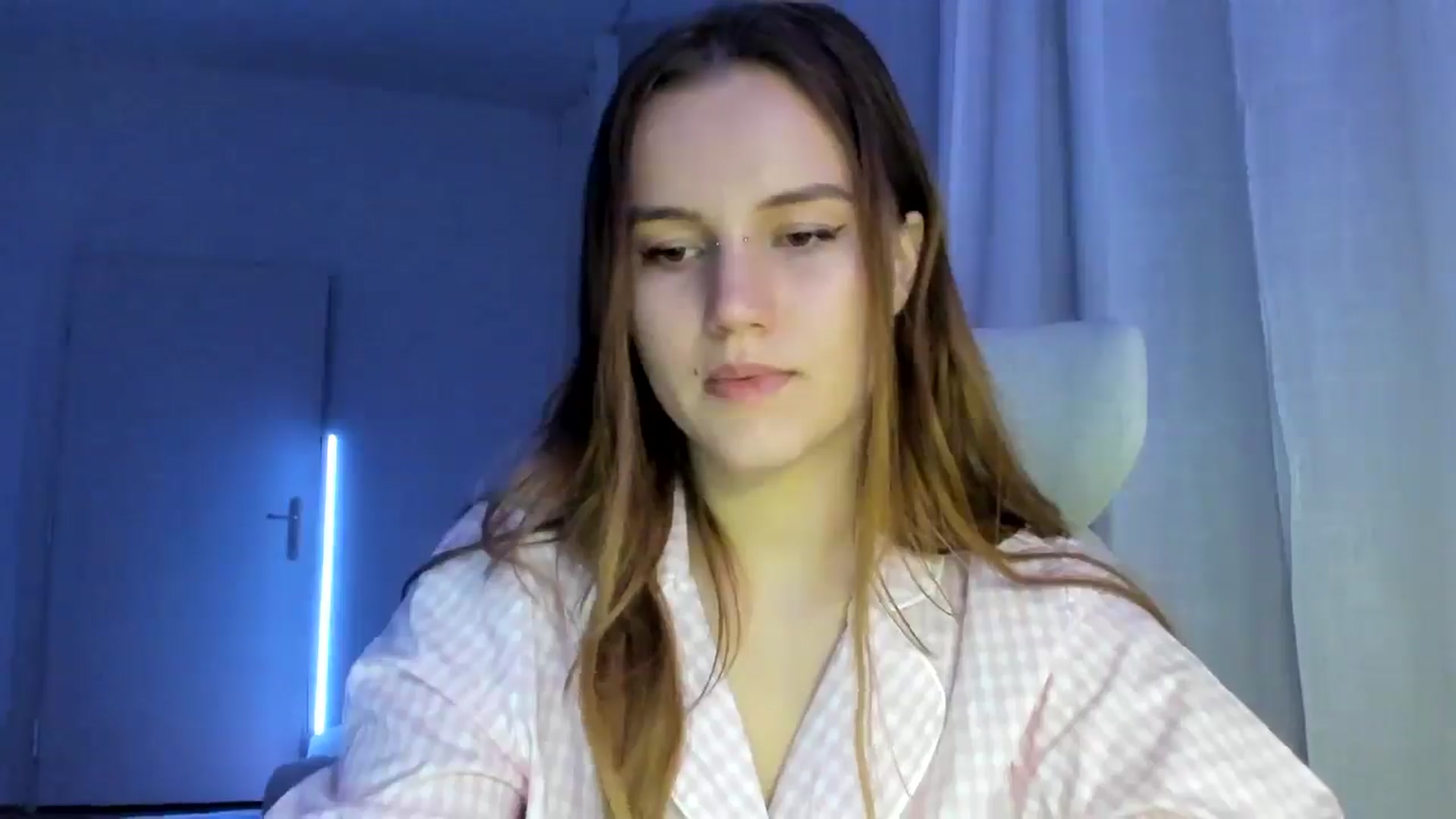 Gallery image thumbnail from Lia_lisia's myfreecams stream on, 01/11/2026, 24:34 image 6 of 20