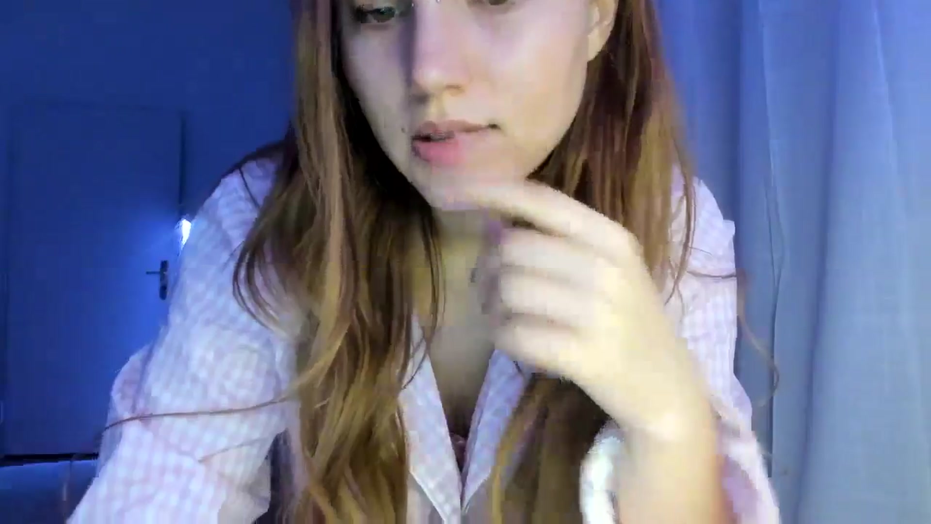 Gallery image thumbnail from Lia_lisia's myfreecams stream on, 01/11/2026, 24:34 image 15 of 20