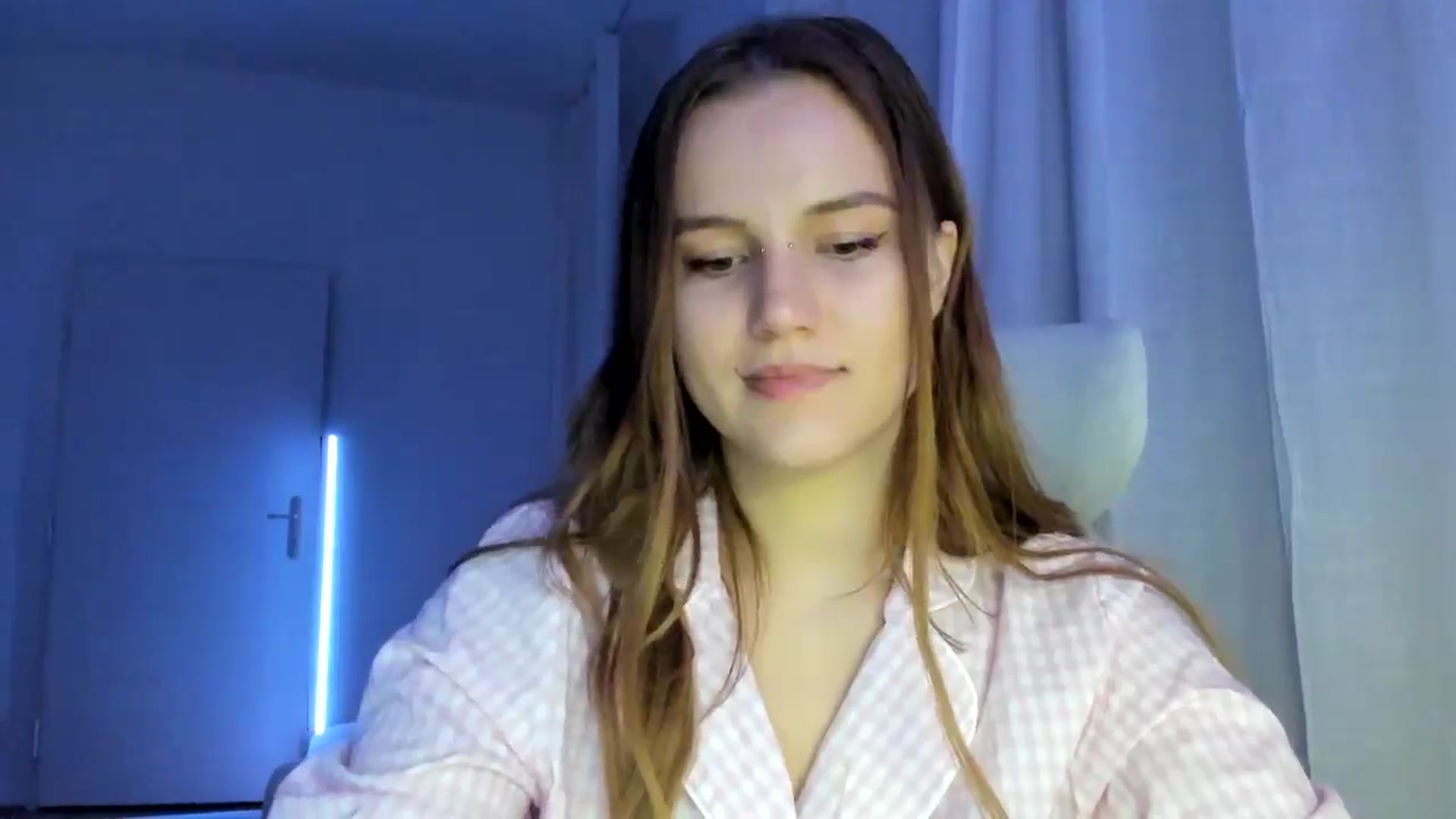 Gallery image thumbnail from Lia_lisia's myfreecams stream on, 01/11/2026, 24:34 image 3 of 20