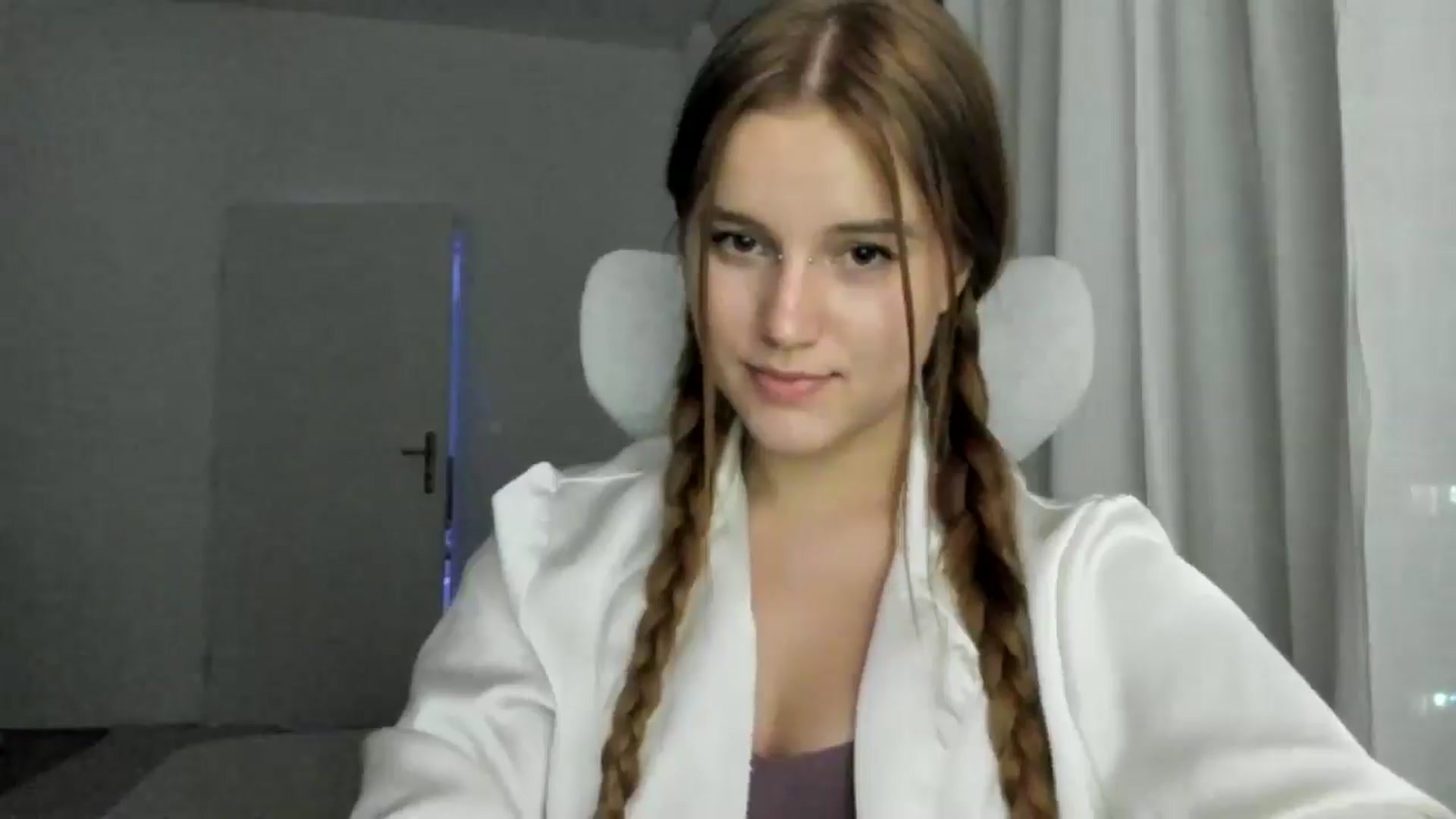 Gallery image thumbnail from Lia_lisia's myfreecams stream on, 01/13/2026, 20:20 image 8 of 20