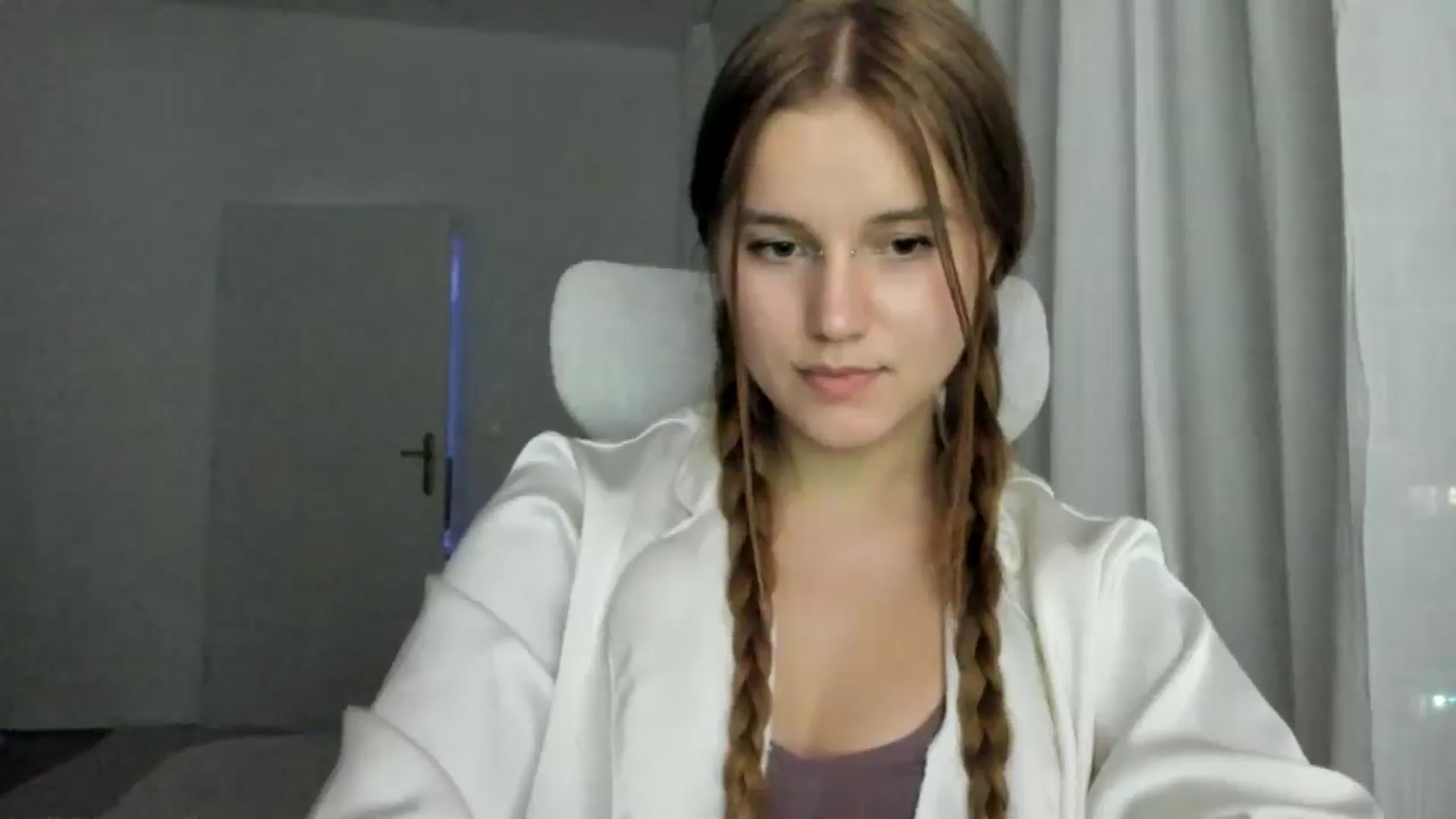 Gallery image thumbnail from Lia_lisia's myfreecams stream on, 01/13/2026, 20:20 image 4 of 20