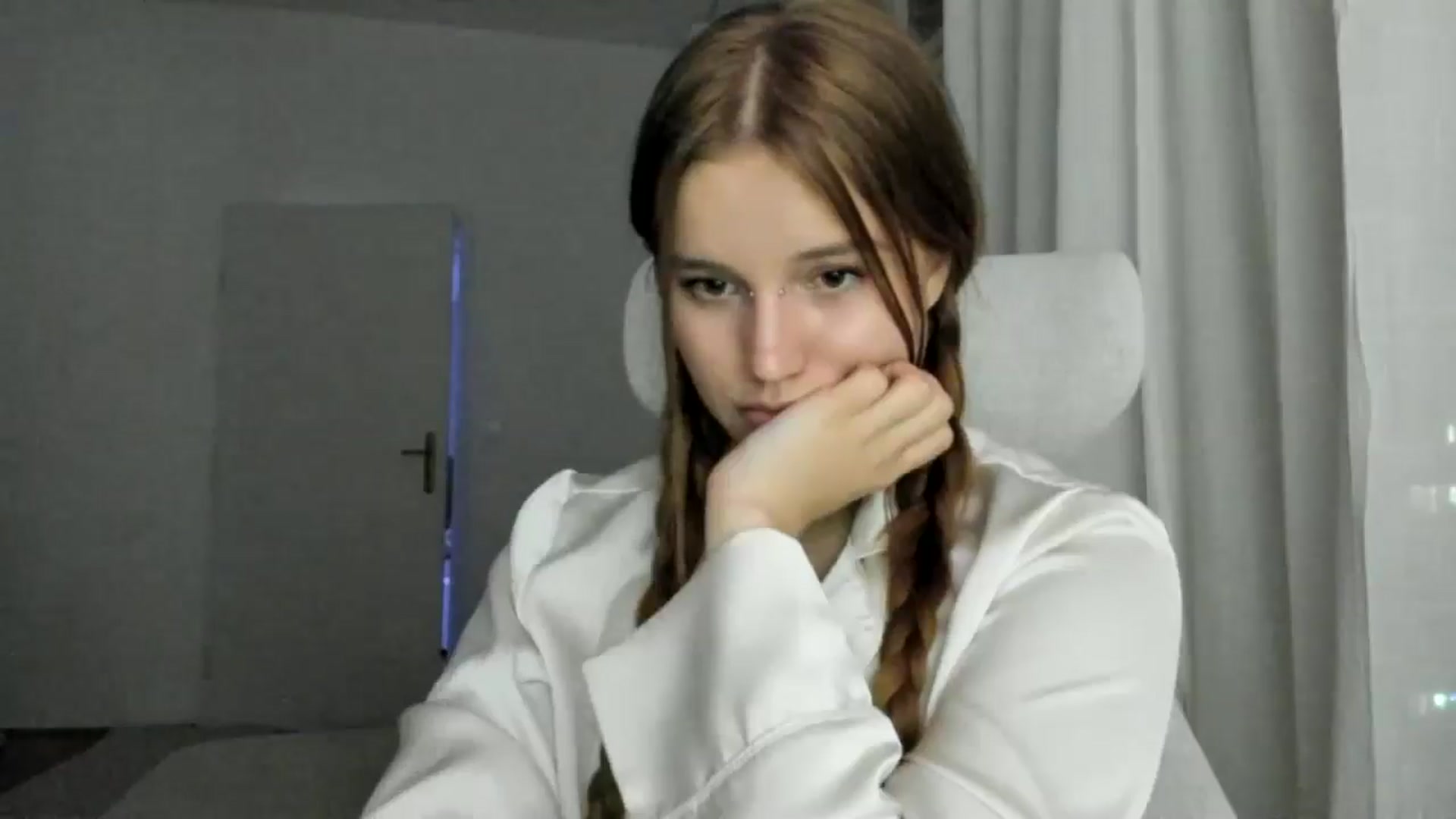 Gallery image thumbnail from Lia_lisia's myfreecams stream on, 01/13/2026, 20:20 image 9 of 20