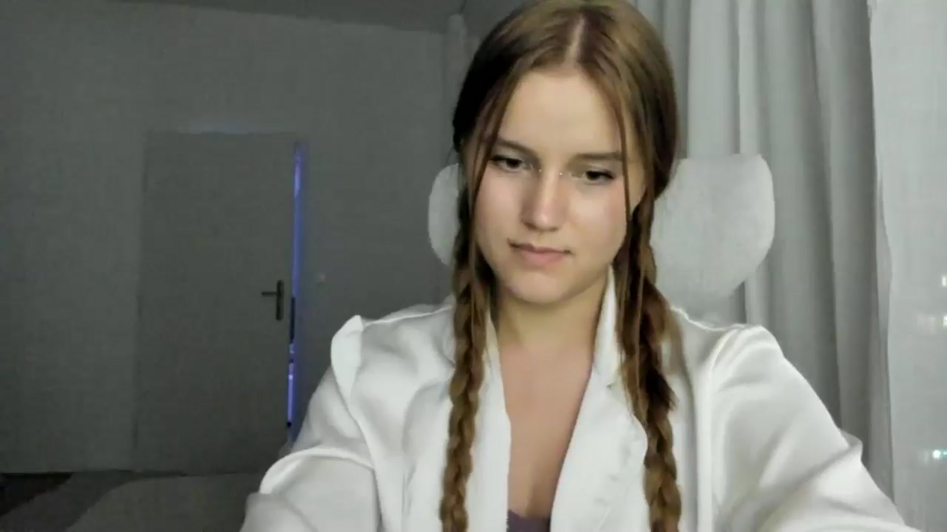 Gallery image thumbnail from Lia_lisia's myfreecams stream on, 01/13/2026, 20:20 image 11 of 20
