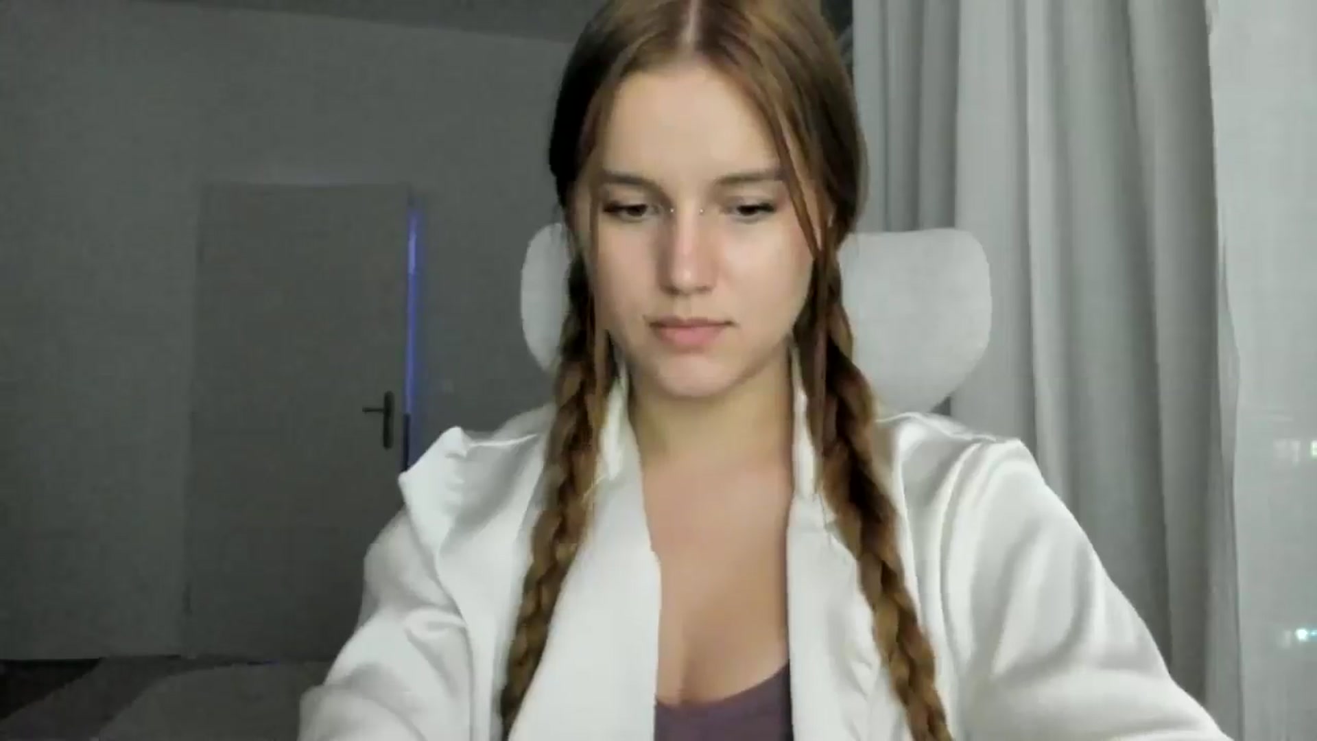 Gallery image thumbnail from Lia_lisia's myfreecams stream on, 01/13/2026, 20:20 image 6 of 20