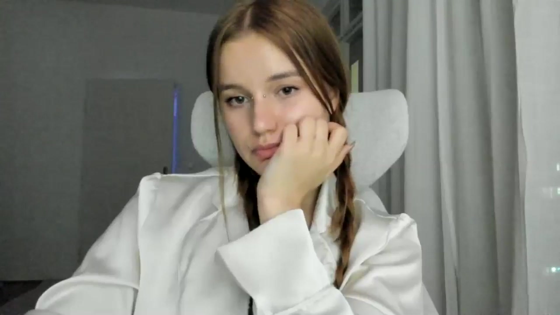 Gallery image thumbnail from Lia_lisia's myfreecams stream on, 01/13/2026, 20:20 image 14 of 20