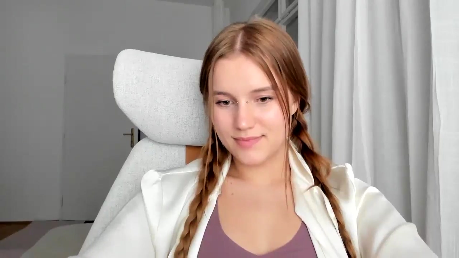 Gallery image thumbnail from Lia_lisia's myfreecams stream on, 01/13/2026, 21:47 image 13 of 20