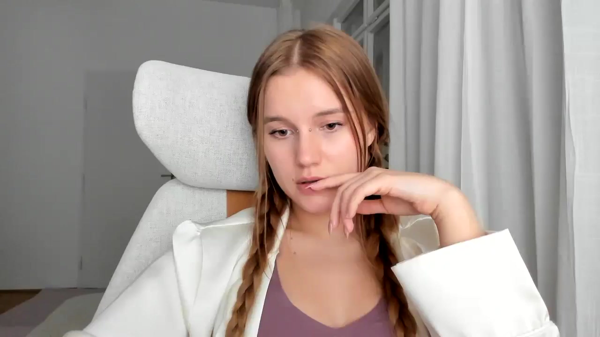 Gallery image thumbnail from Lia_lisia's myfreecams stream on, 01/13/2026, 21:47 image 10 of 20