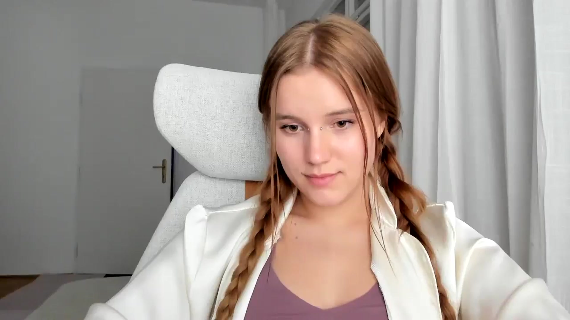 Gallery image thumbnail from Lia_lisia's myfreecams stream on, 01/13/2026, 21:47 image 4 of 20
