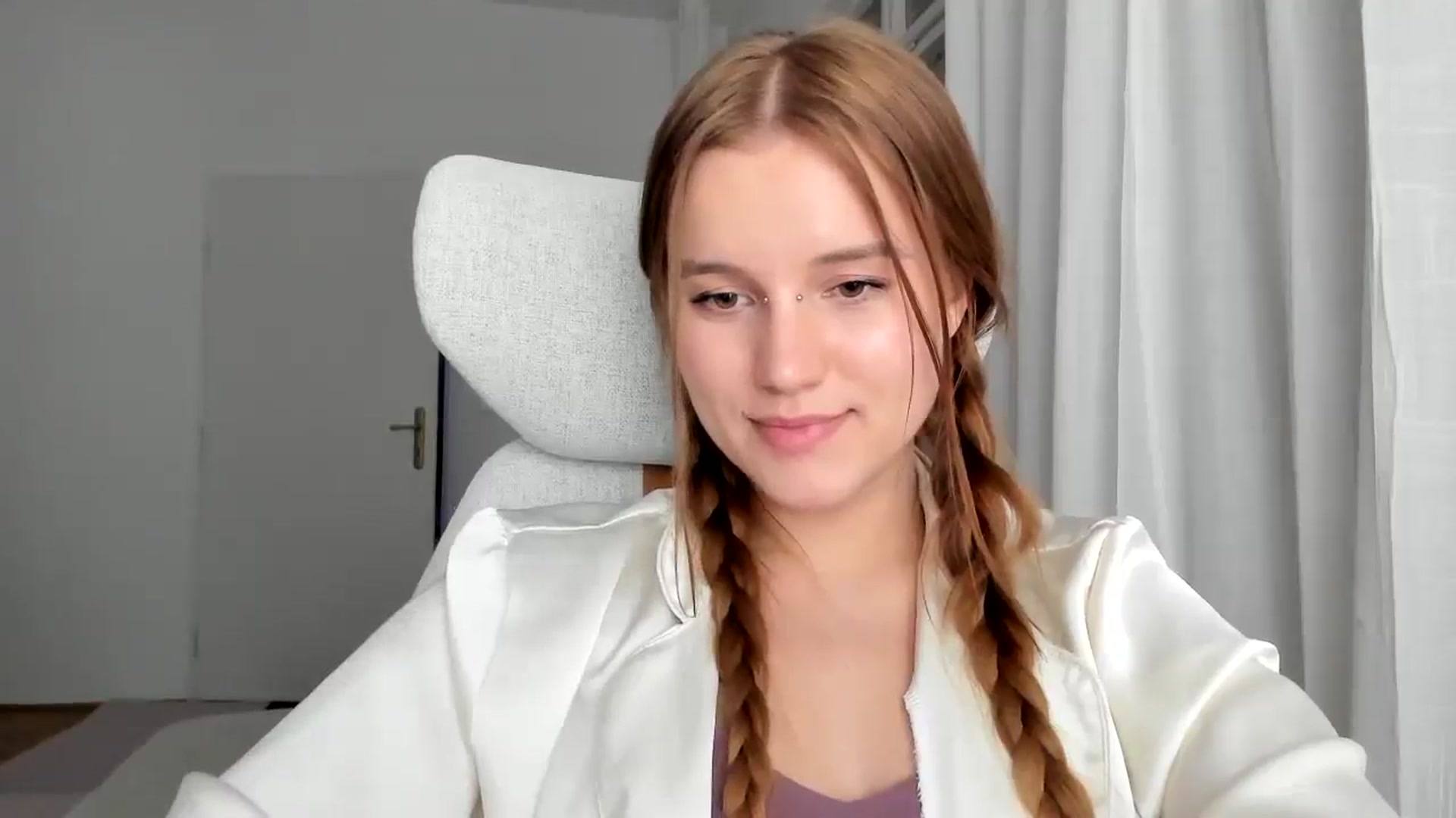 Gallery image thumbnail from Lia_lisia's myfreecams stream on, 01/13/2026, 21:47 image 18 of 20
