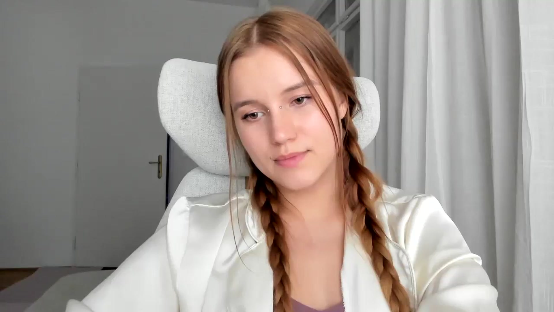 Gallery image thumbnail from Lia_lisia's myfreecams stream on, 01/13/2026, 21:47 image 16 of 20