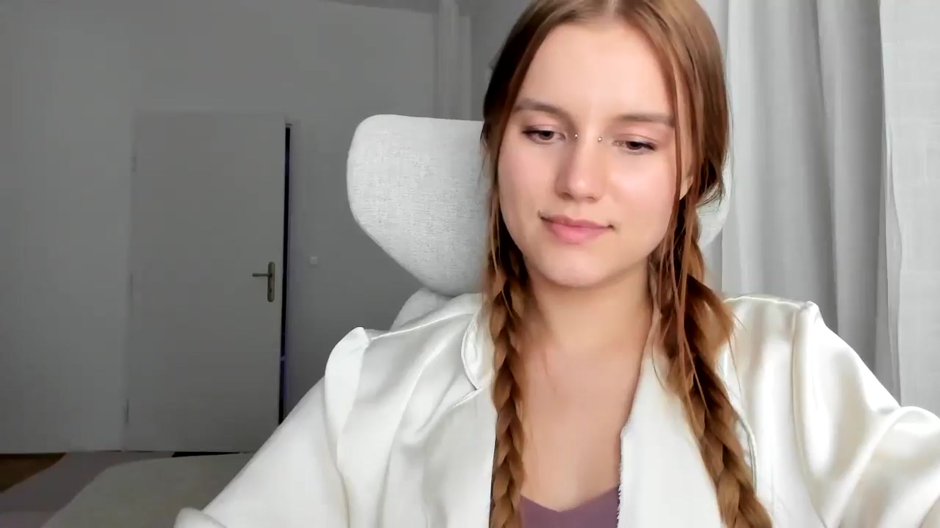 Gallery image thumbnail from Lia_lisia's myfreecams stream on, 01/13/2026, 21:47 image 15 of 20