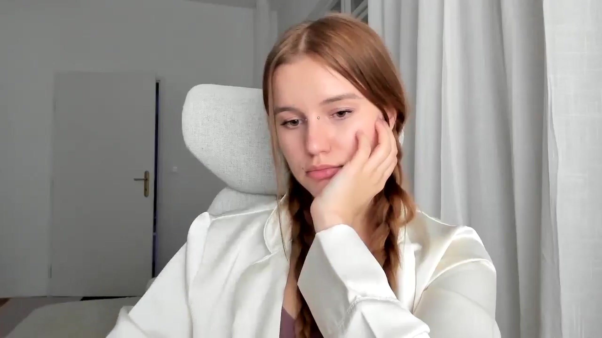 Gallery image thumbnail from Lia_lisia's myfreecams stream on, 01/13/2026, 22:42 image 2 of 20