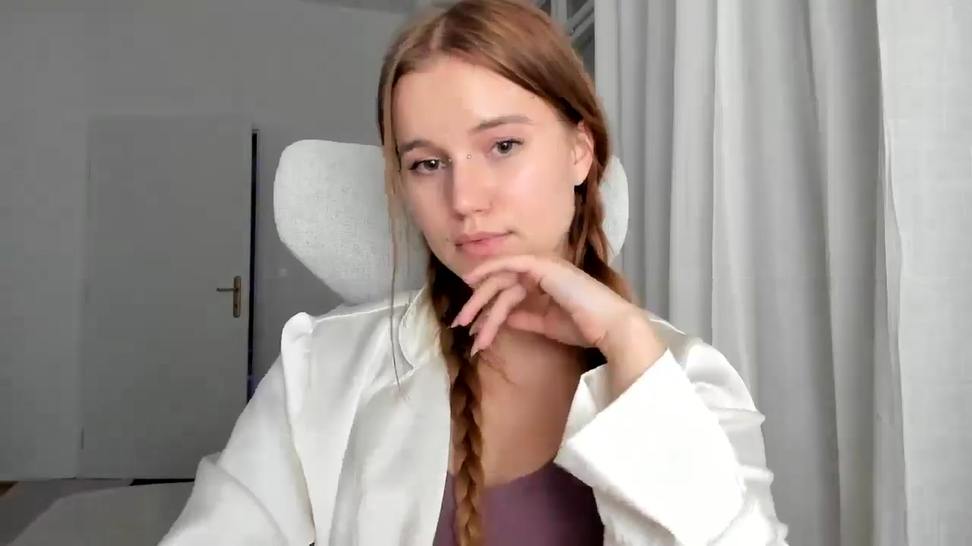 Gallery image thumbnail from Lia_lisia's myfreecams stream on, 01/13/2026, 22:42 image 7 of 20