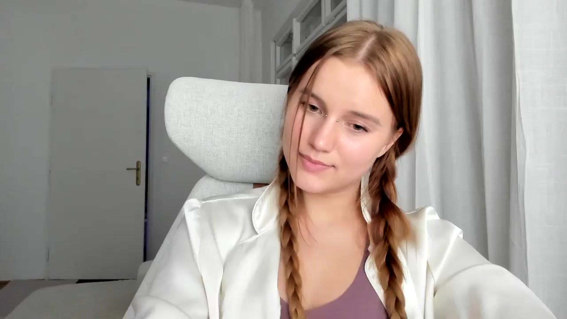 Gallery image thumbnail from Lia_lisia's myfreecams stream on, 01/13/2026, 22:42 image 6 of 20