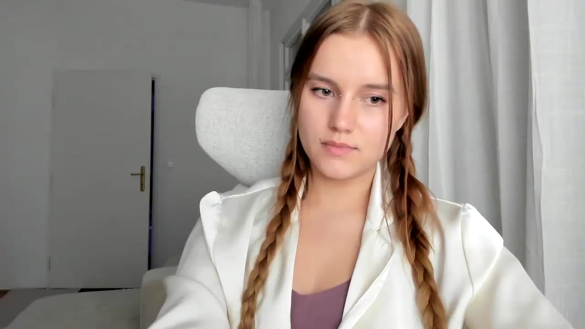 Gallery image thumbnail from Lia_lisia's myfreecams stream on, 01/13/2026, 22:42 image 11 of 20