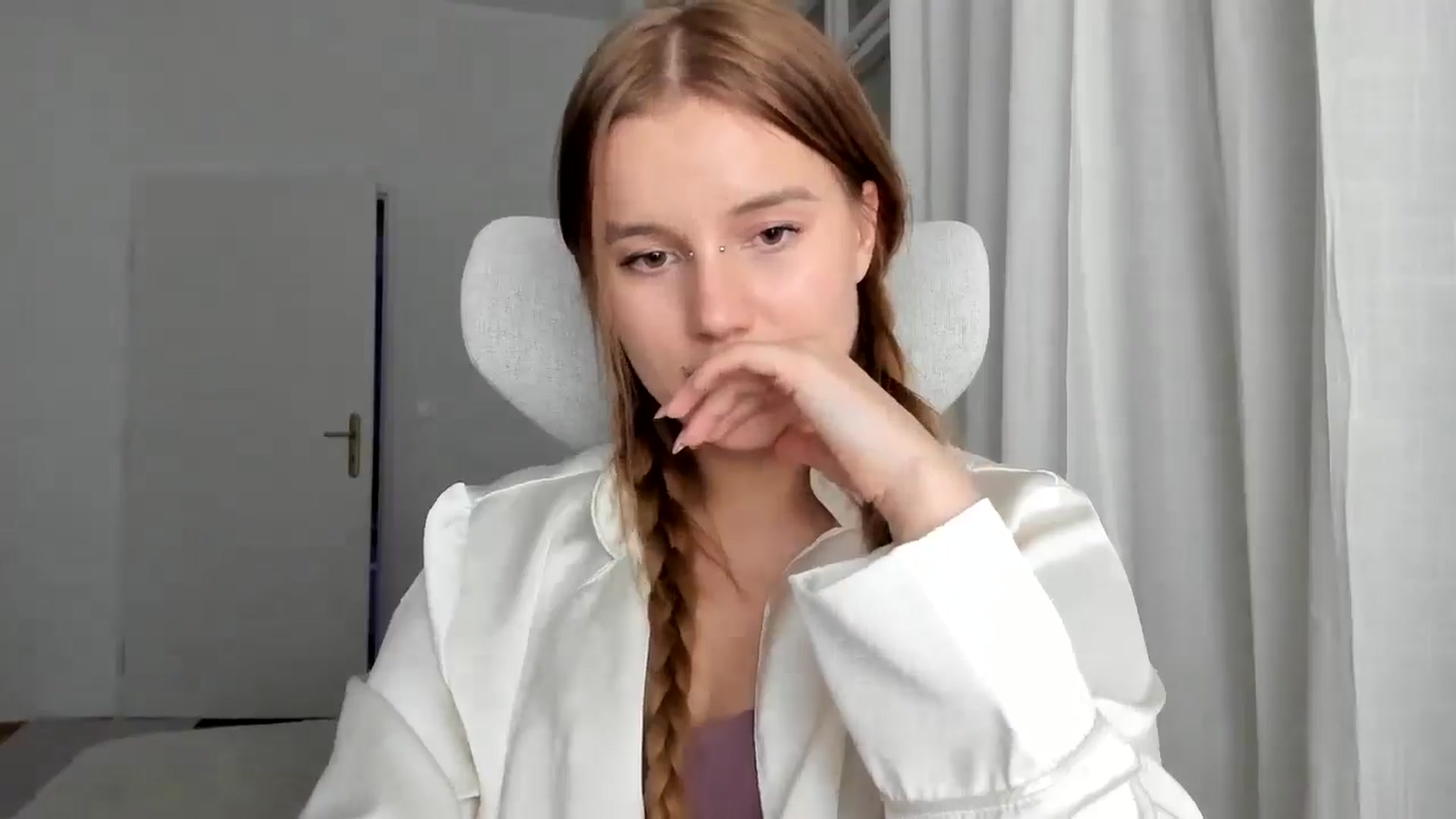 Gallery image thumbnail from Lia_lisia's myfreecams stream on, 01/13/2026, 22:42 image 9 of 20
