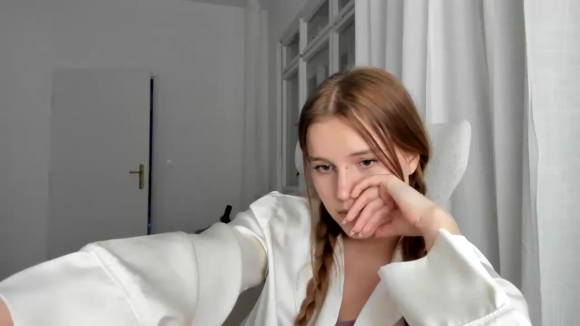 Gallery image thumbnail from Lia_lisia's myfreecams stream on, 01/13/2026, 22:42 image 16 of 20