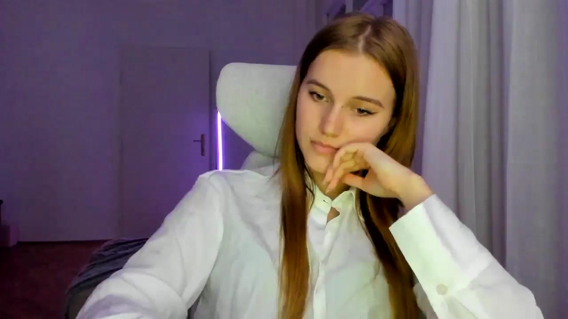 Gallery image thumbnail from Lia_lisia's myfreecams stream on, 01/15/2026, 21:17 image 4 of 20