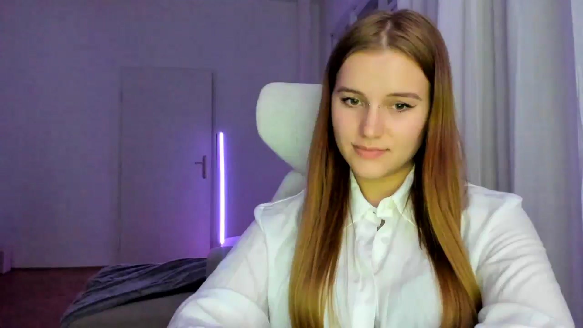 Gallery image thumbnail from Lia_lisia's myfreecams stream on, 01/15/2026, 21:17 image 8 of 20