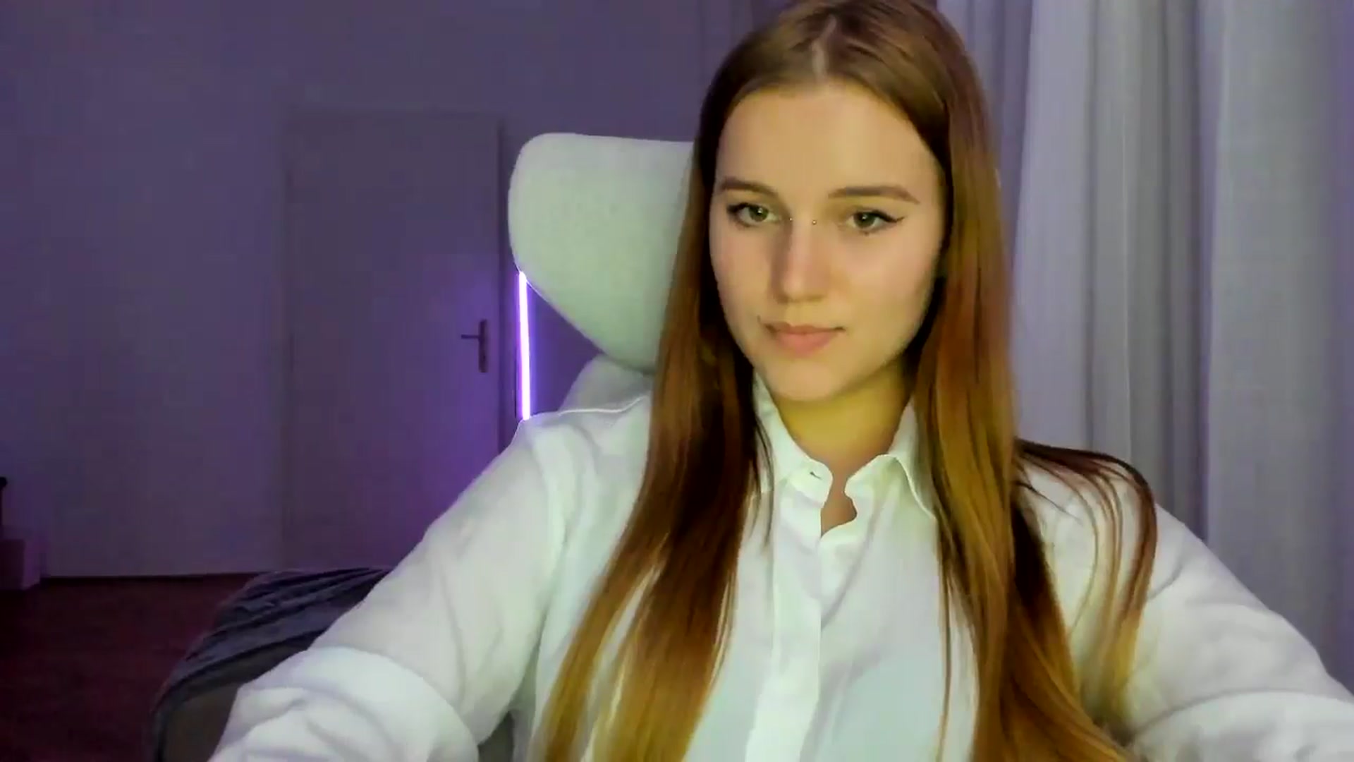 Gallery image thumbnail from Lia_lisia's myfreecams stream on, 01/15/2026, 21:17 image 5 of 20