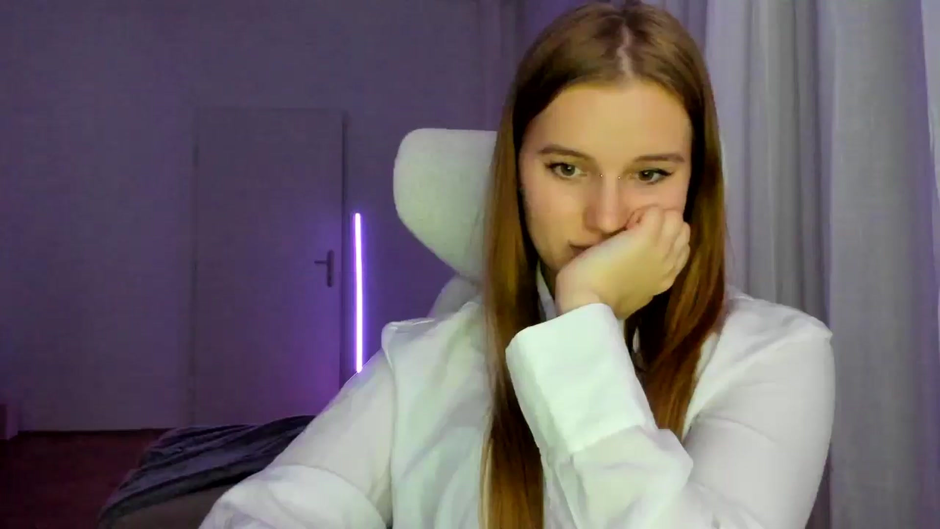 Gallery image thumbnail from Lia_lisia's myfreecams stream on, 01/15/2026, 21:17 image 7 of 20