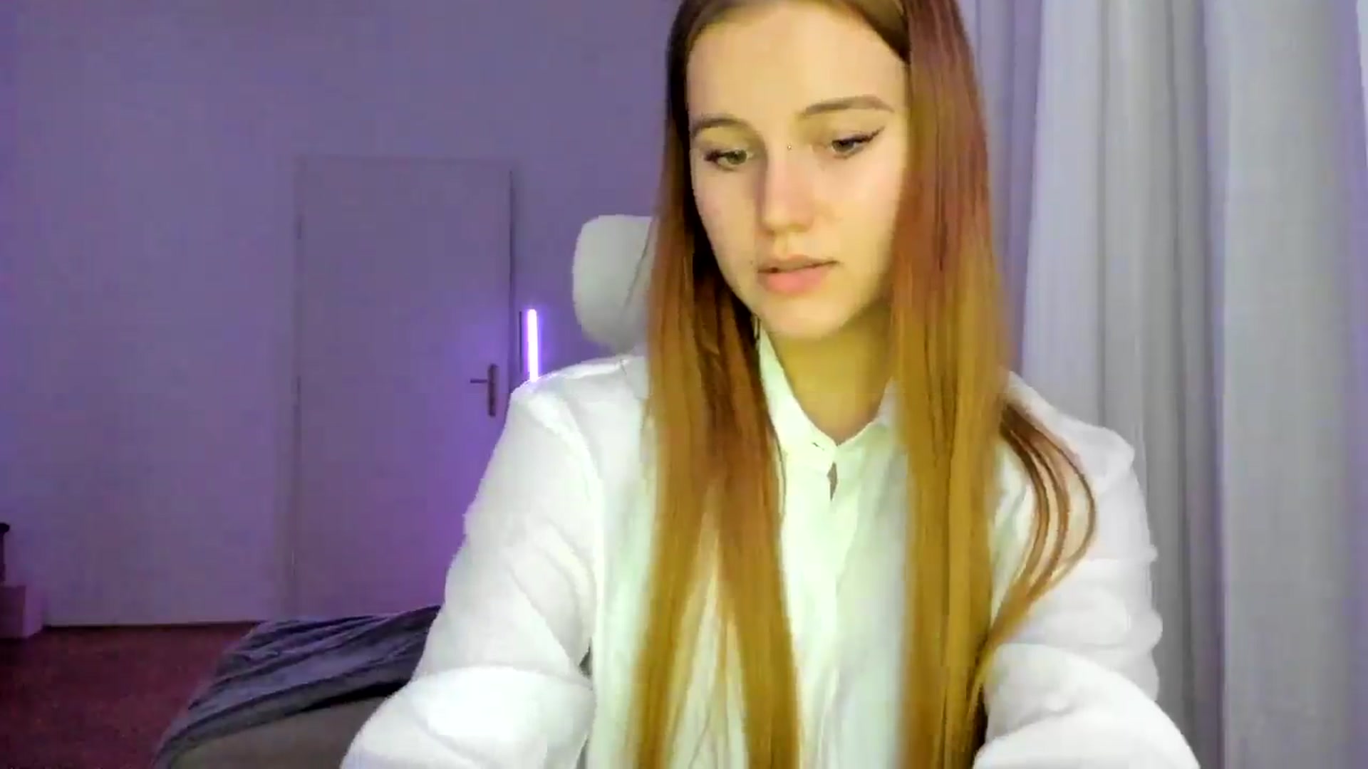 Gallery image thumbnail from Lia_lisia's myfreecams stream on, 01/15/2026, 21:17 image 6 of 20
