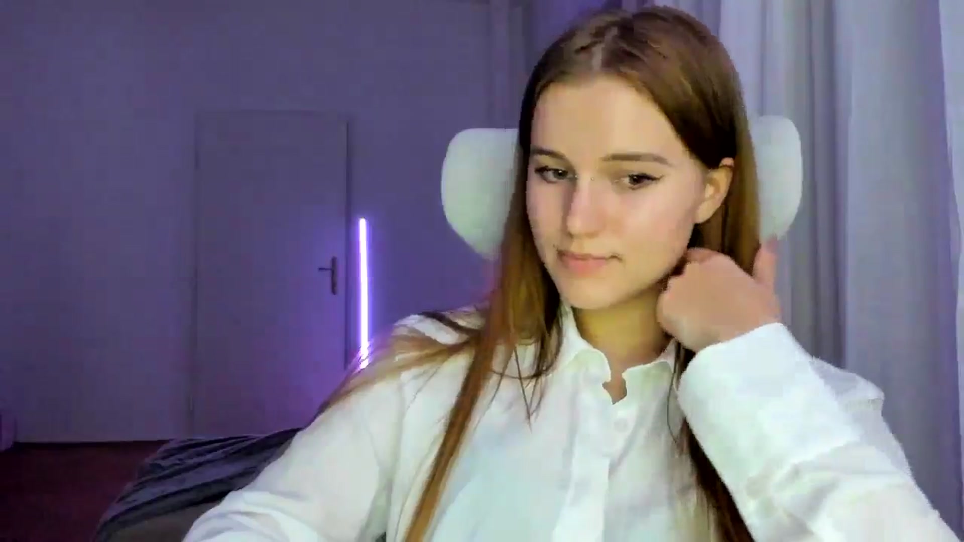 Gallery image thumbnail from Lia_lisia's myfreecams stream on, 01/15/2026, 21:17 image 17 of 20