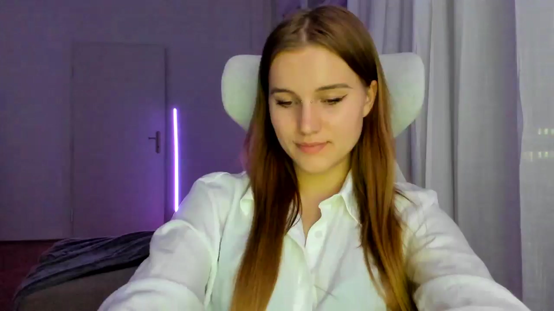 Gallery image thumbnail from Lia_lisia's myfreecams stream on, 01/15/2026, 22:18 image 2 of 20