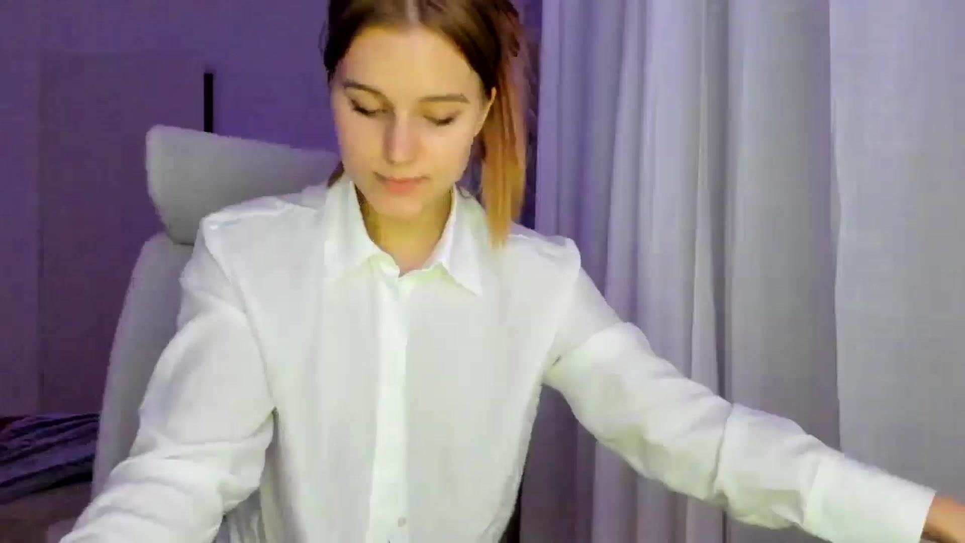 Gallery image thumbnail from Lia_lisia's myfreecams stream on, 01/15/2026, 23:53 image 9 of 20