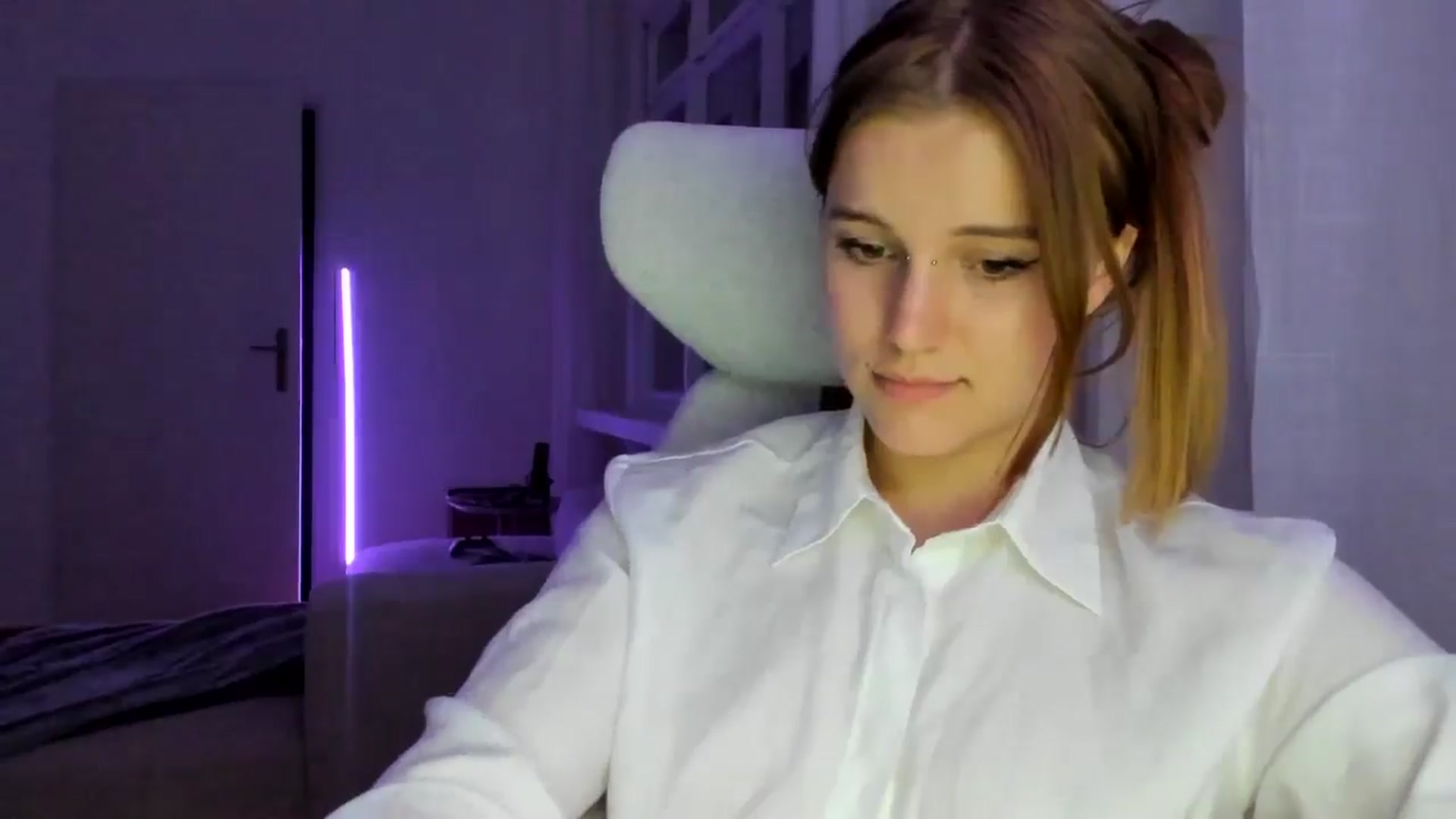 Gallery image thumbnail from Lia_lisia's myfreecams stream on, 01/15/2026, 23:53 image 11 of 20