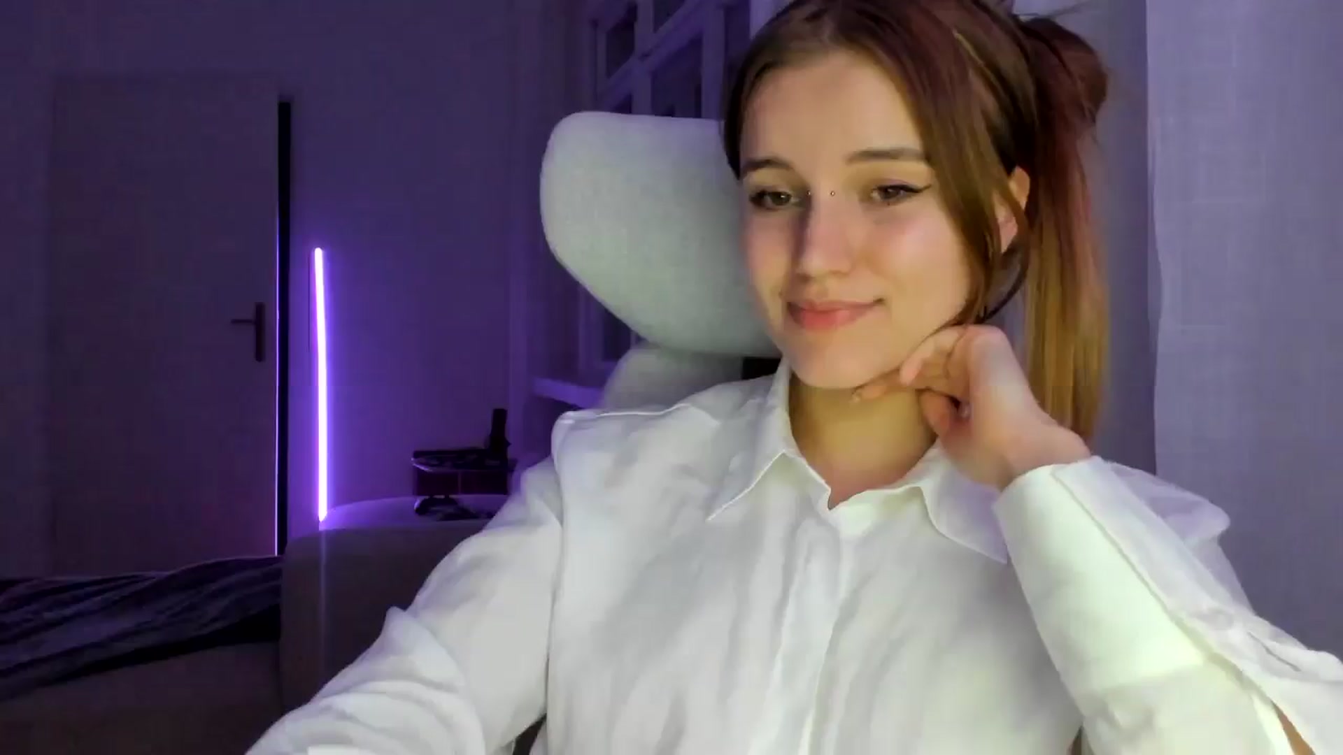Gallery image thumbnail from Lia_lisia's myfreecams stream on, 01/15/2026, 23:53 image 10 of 20