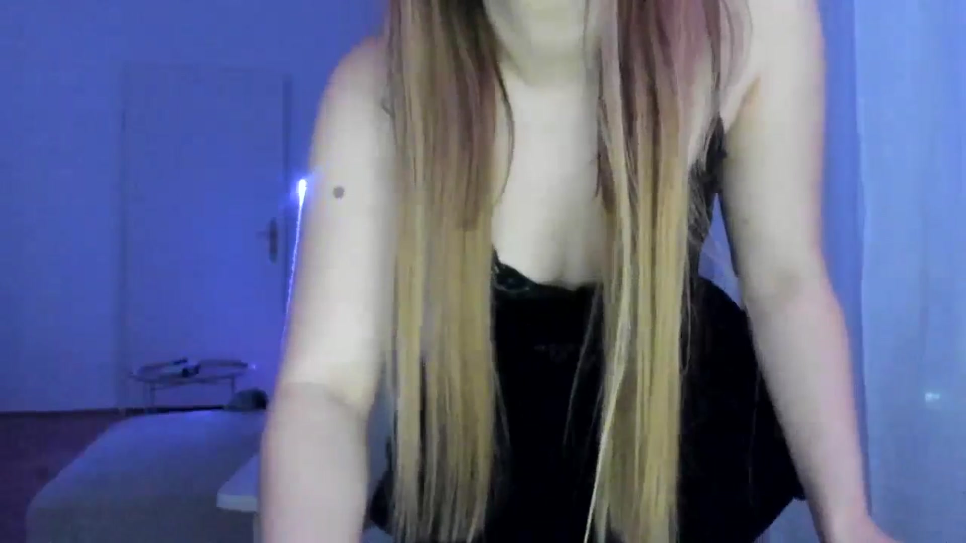Gallery image thumbnail from Lia_lisia's myfreecams stream on, 01/18/2026, 19:21 image 15 of 20