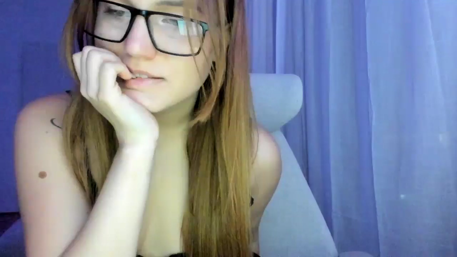 Gallery image thumbnail from Lia_lisia's myfreecams stream on, 01/18/2026, 20:31 image 5 of 20