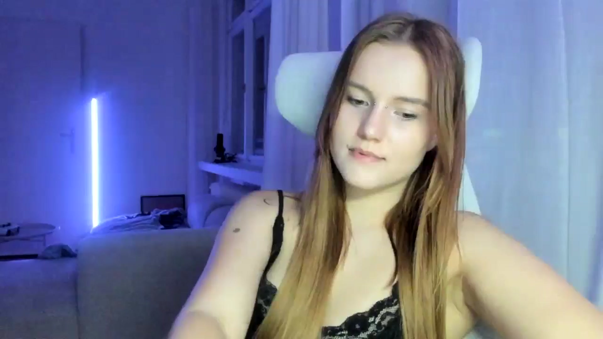 Gallery image thumbnail from Lia_lisia's myfreecams stream on, 01/18/2026, 21:48 image 15 of 20