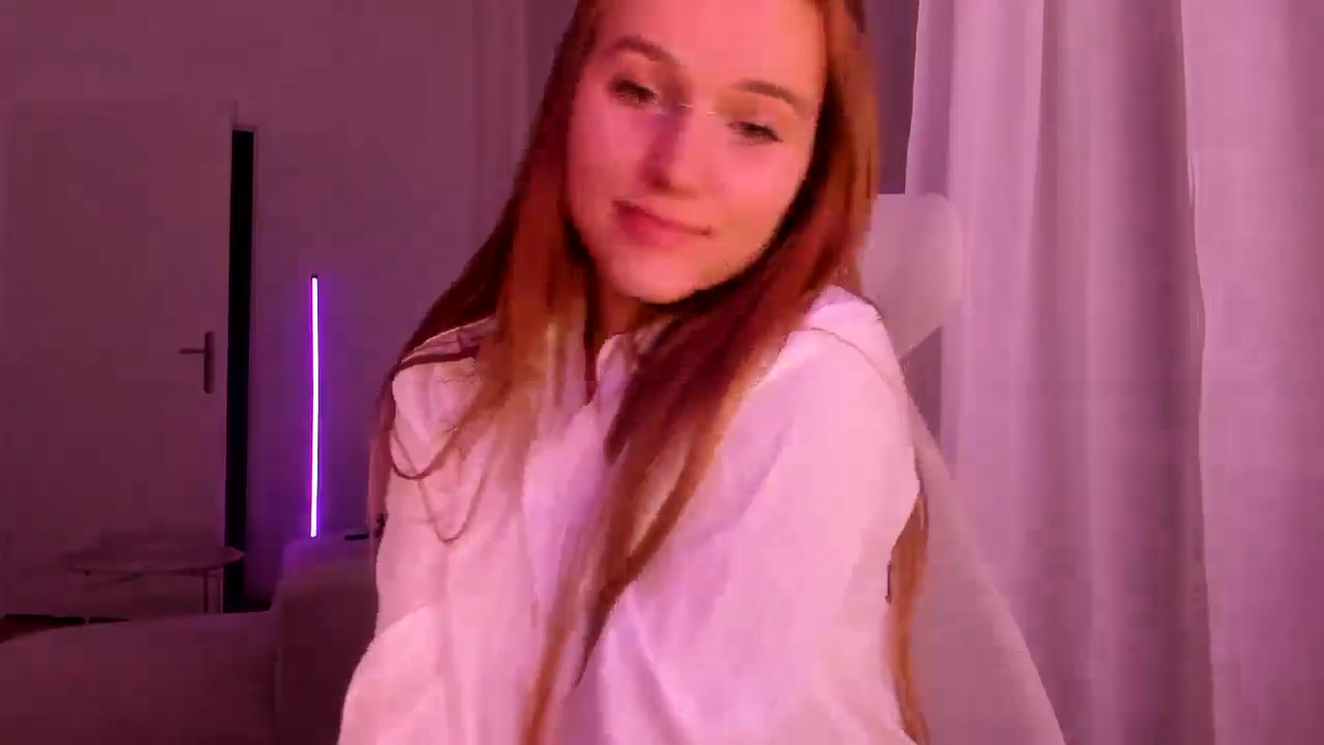 Gallery image thumbnail from Lia_lisia's myfreecams stream on, 01/21/2026, 20:33 image 12 of 20