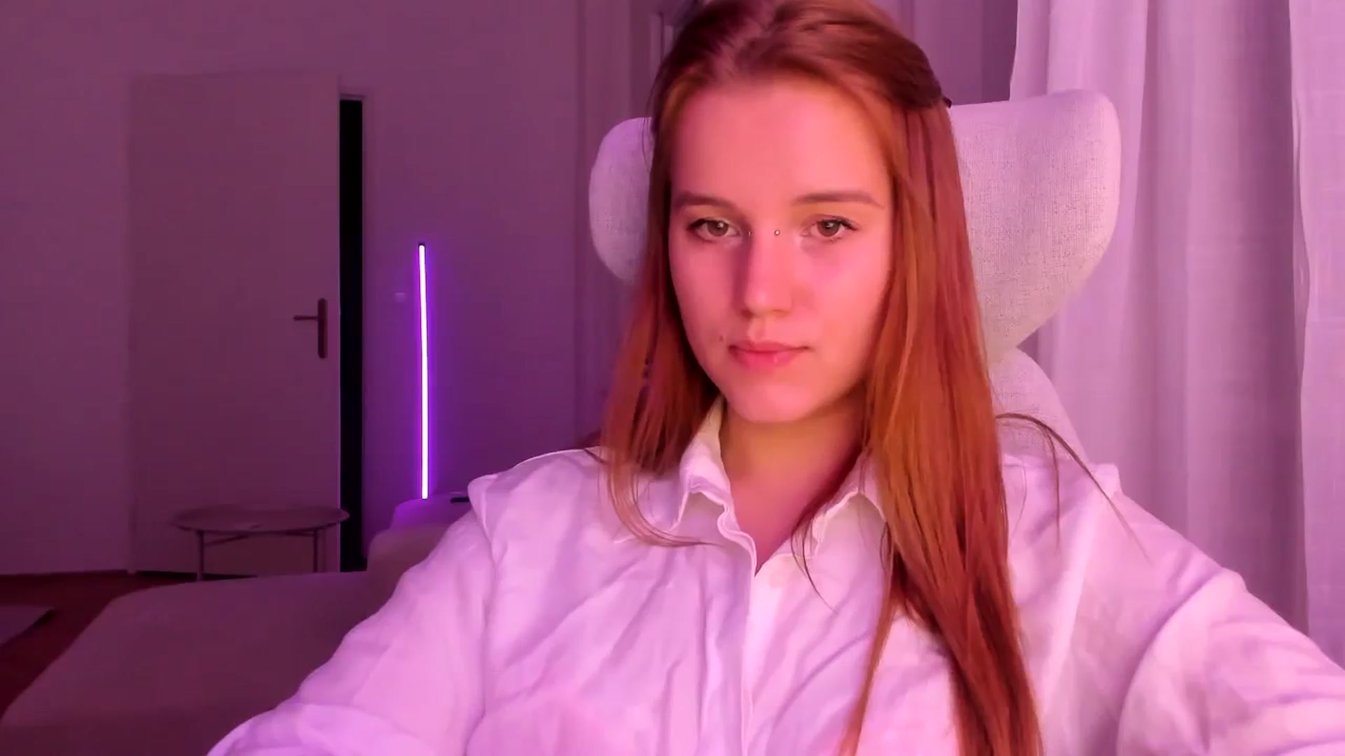 Gallery image thumbnail from Lia_lisia's myfreecams stream on, 01/21/2026, 21:13 image 3 of 20