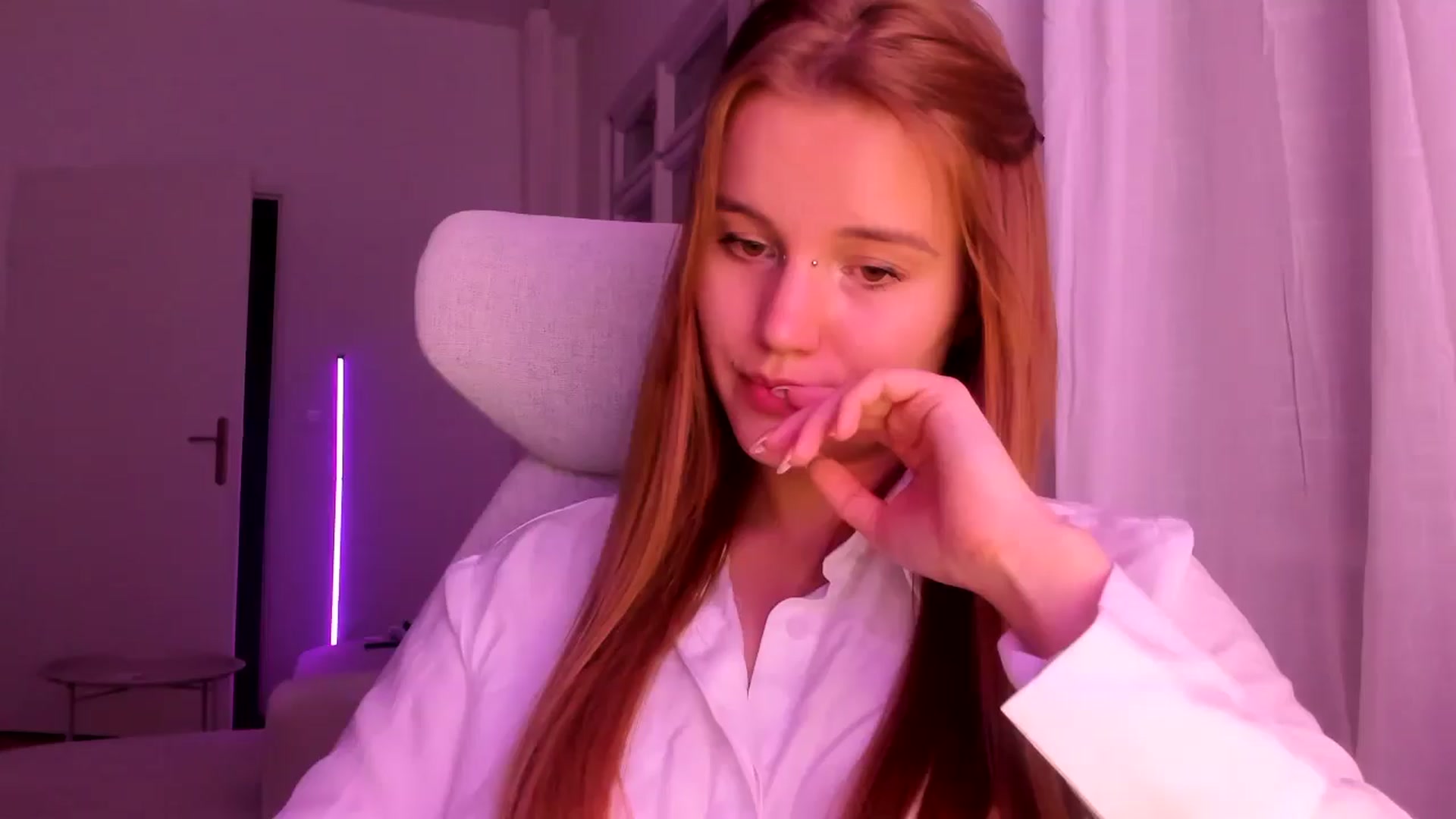 Gallery image thumbnail from Lia_lisia's myfreecams stream on, 01/21/2026, 23:13 image 11 of 20