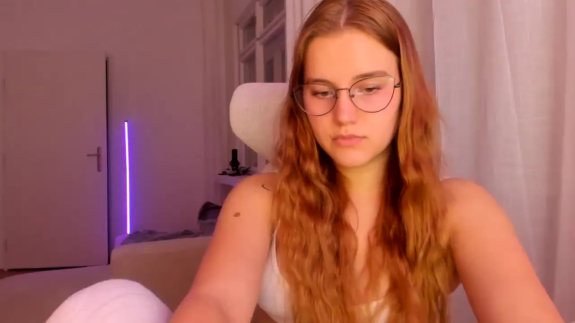 Gallery image thumbnail from Lia_lisia's myfreecams stream on, 01/23/2026, 21:42 image 2 of 20