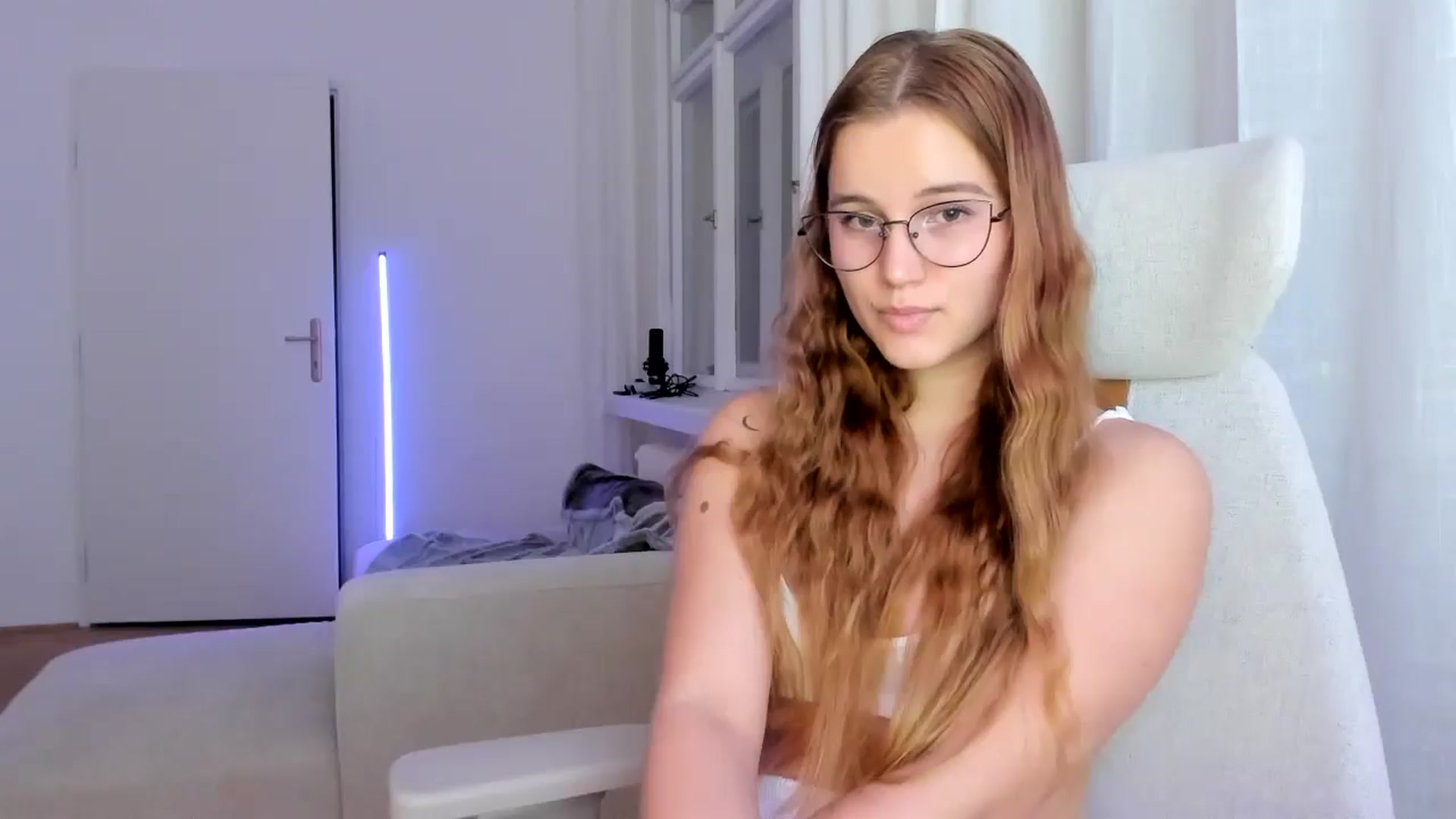 Gallery image thumbnail from Lia_lisia's myfreecams stream on, 01/23/2026, 21:42 image 10 of 20
