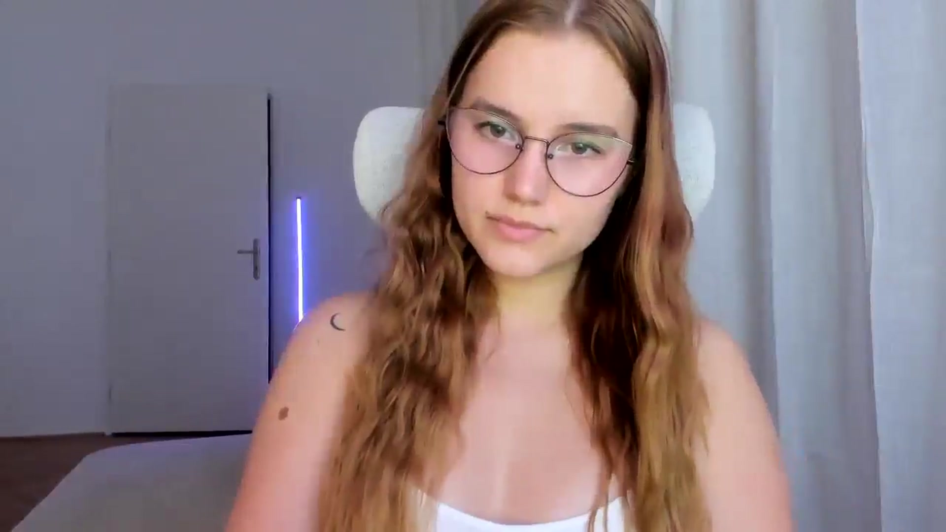 Gallery image thumbnail from Lia_lisia's myfreecams stream on, 01/23/2026, 21:42 image 6 of 20