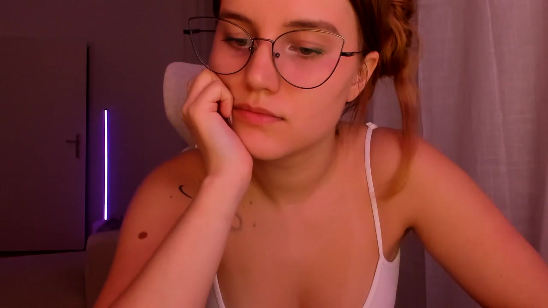 Gallery image thumbnail from Lia_lisia's myfreecams stream on, 01/23/2026, 22:42 image 18 of 20