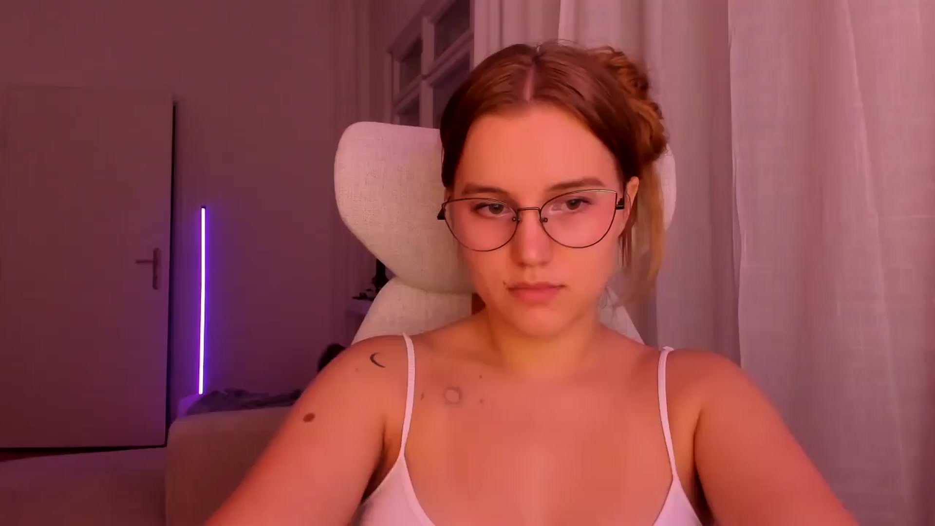Gallery image thumbnail from Lia_lisia's myfreecams stream on, 01/23/2026, 22:42 image 12 of 20