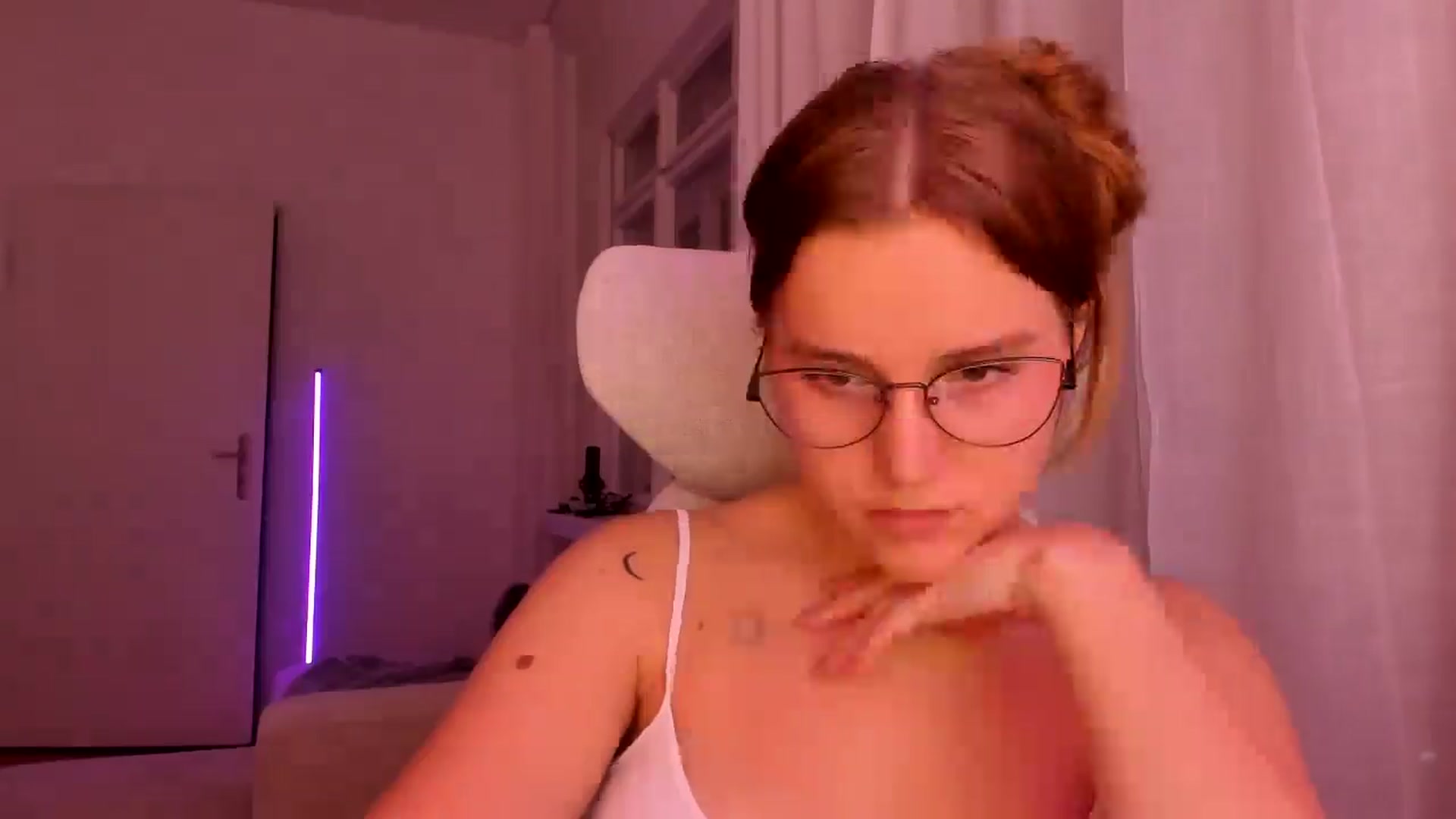 Gallery image thumbnail from Lia_lisia's myfreecams stream on, 01/23/2026, 22:42 image 7 of 20