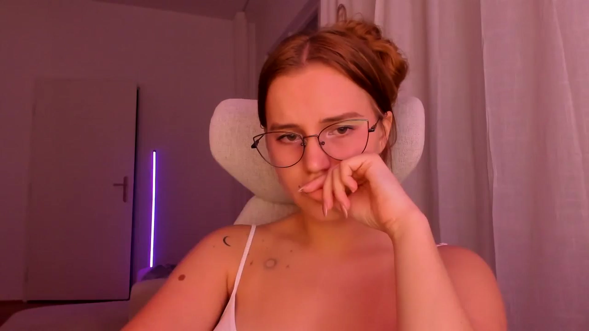 Gallery image thumbnail from Lia_lisia's myfreecams stream on, 01/23/2026, 22:42 image 3 of 20