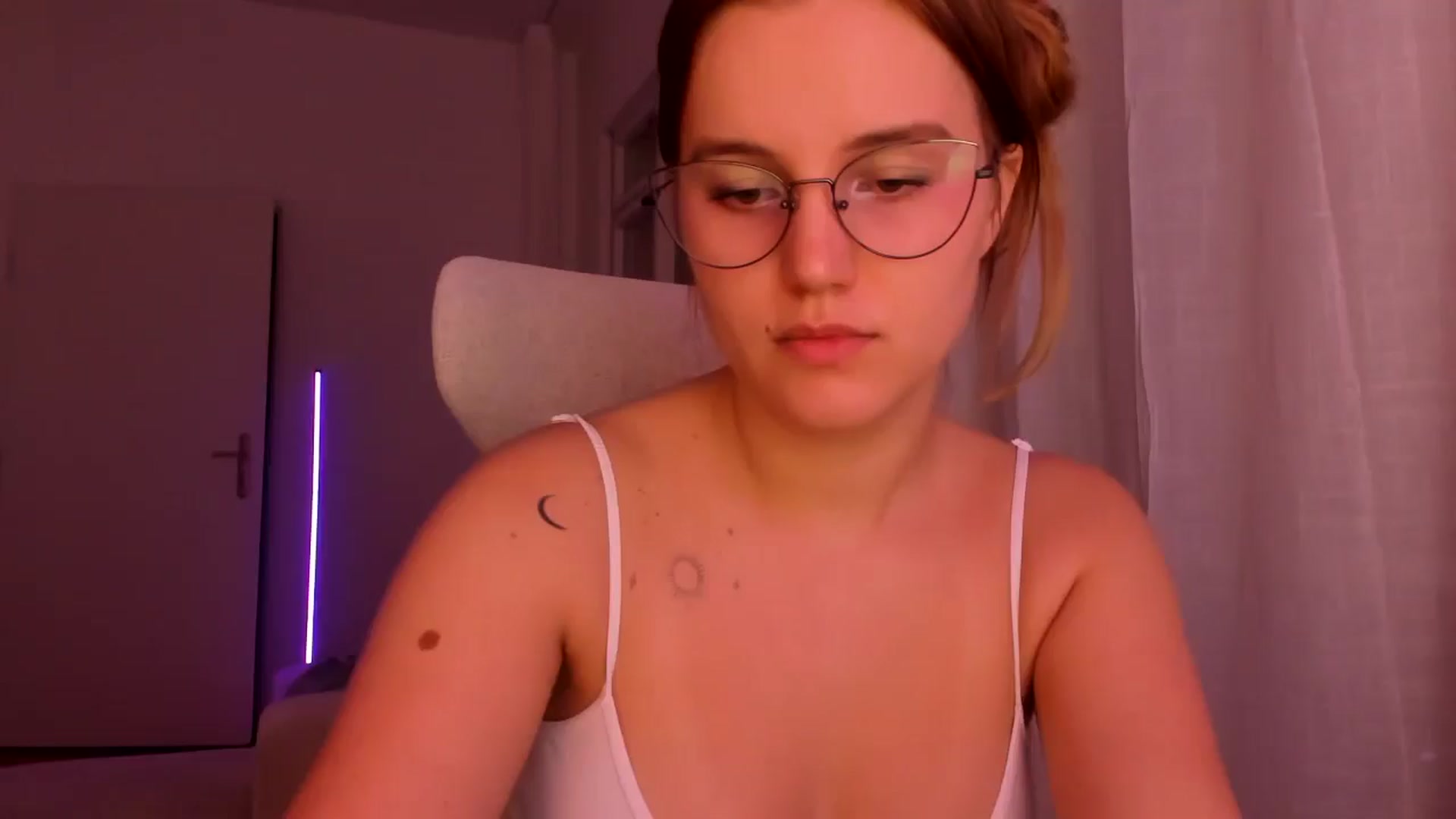 Gallery image thumbnail from Lia_lisia's myfreecams stream on, 01/23/2026, 22:42 image 11 of 20