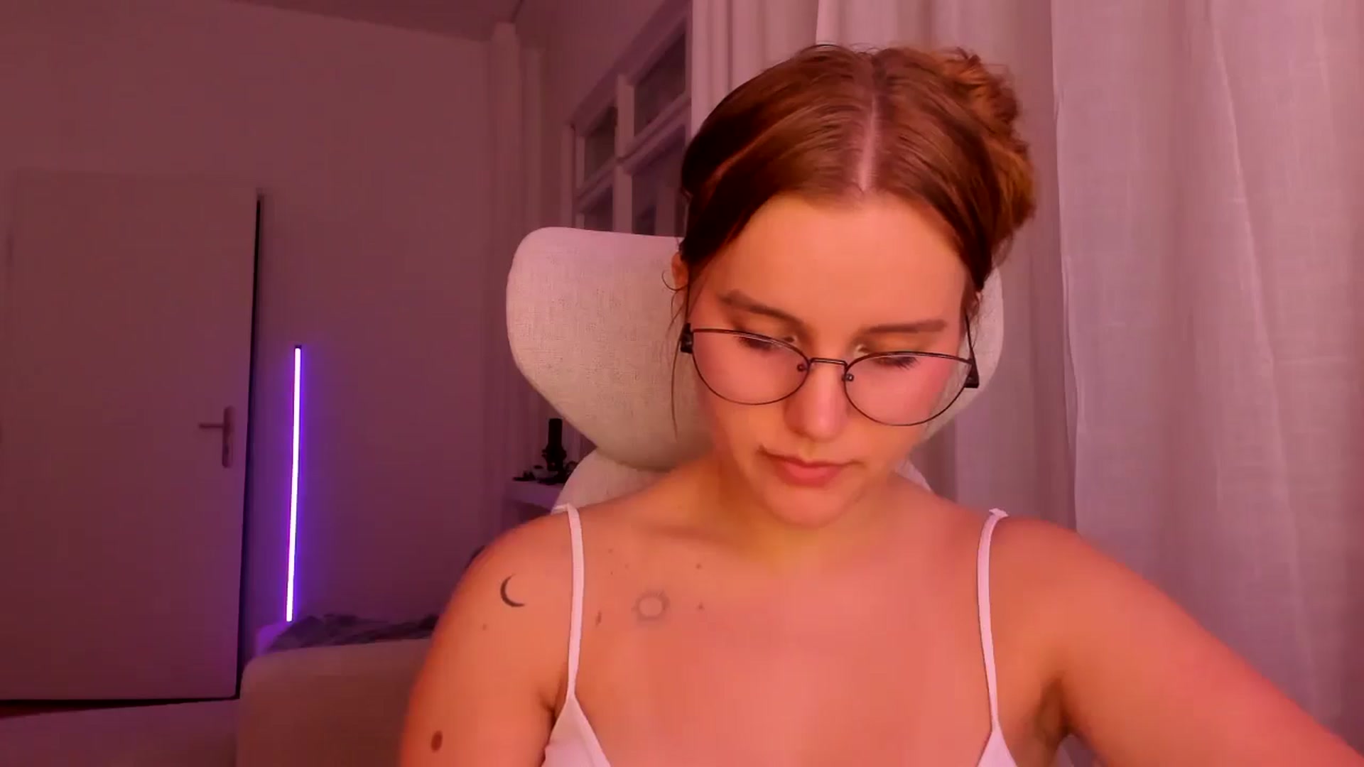 Gallery image thumbnail from Lia_lisia's myfreecams stream on, 01/23/2026, 22:42 image 5 of 20