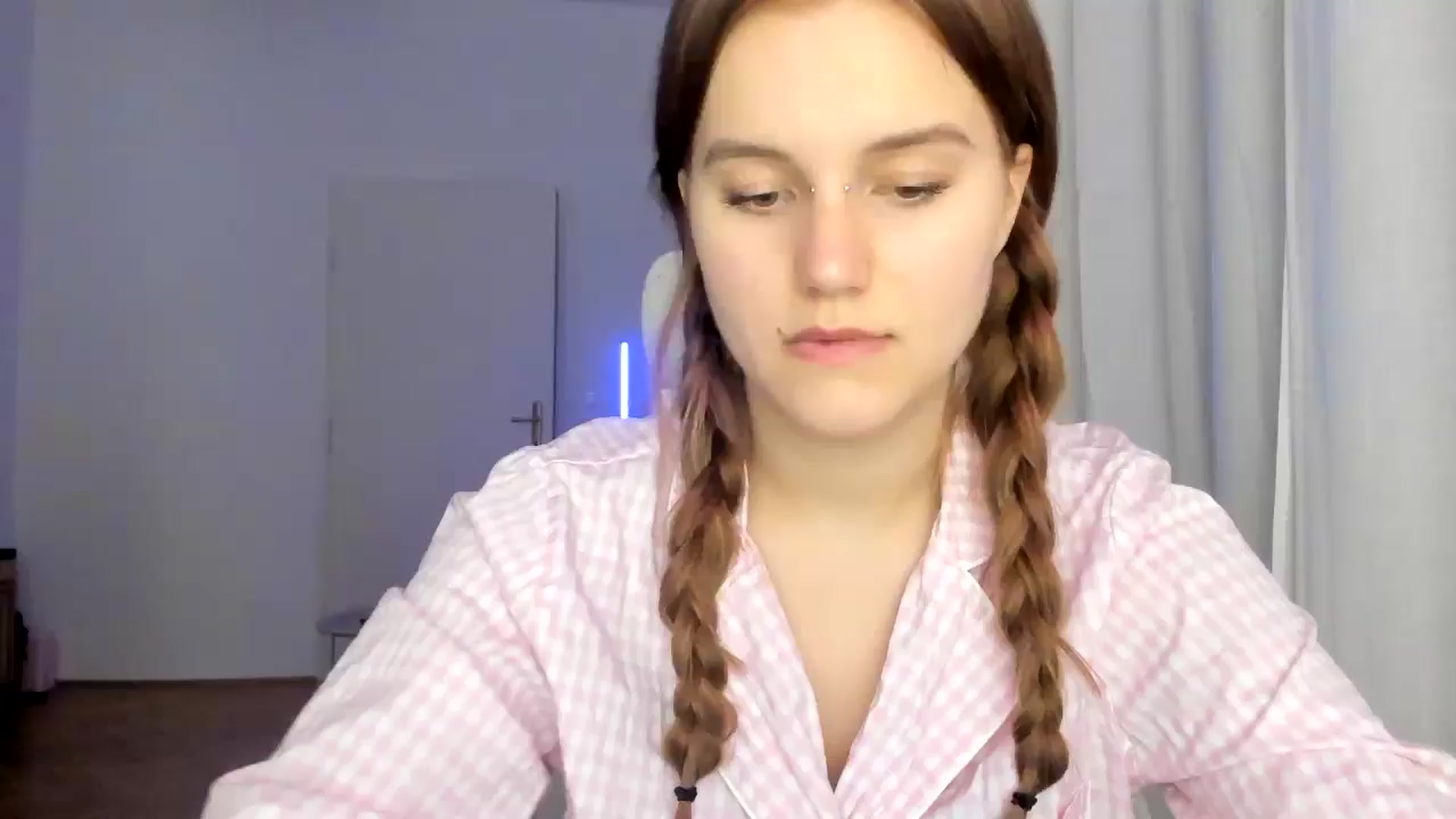Gallery image thumbnail from Lia_lisia's myfreecams stream on, 02/04/2026, 19:34 image 11 of 20