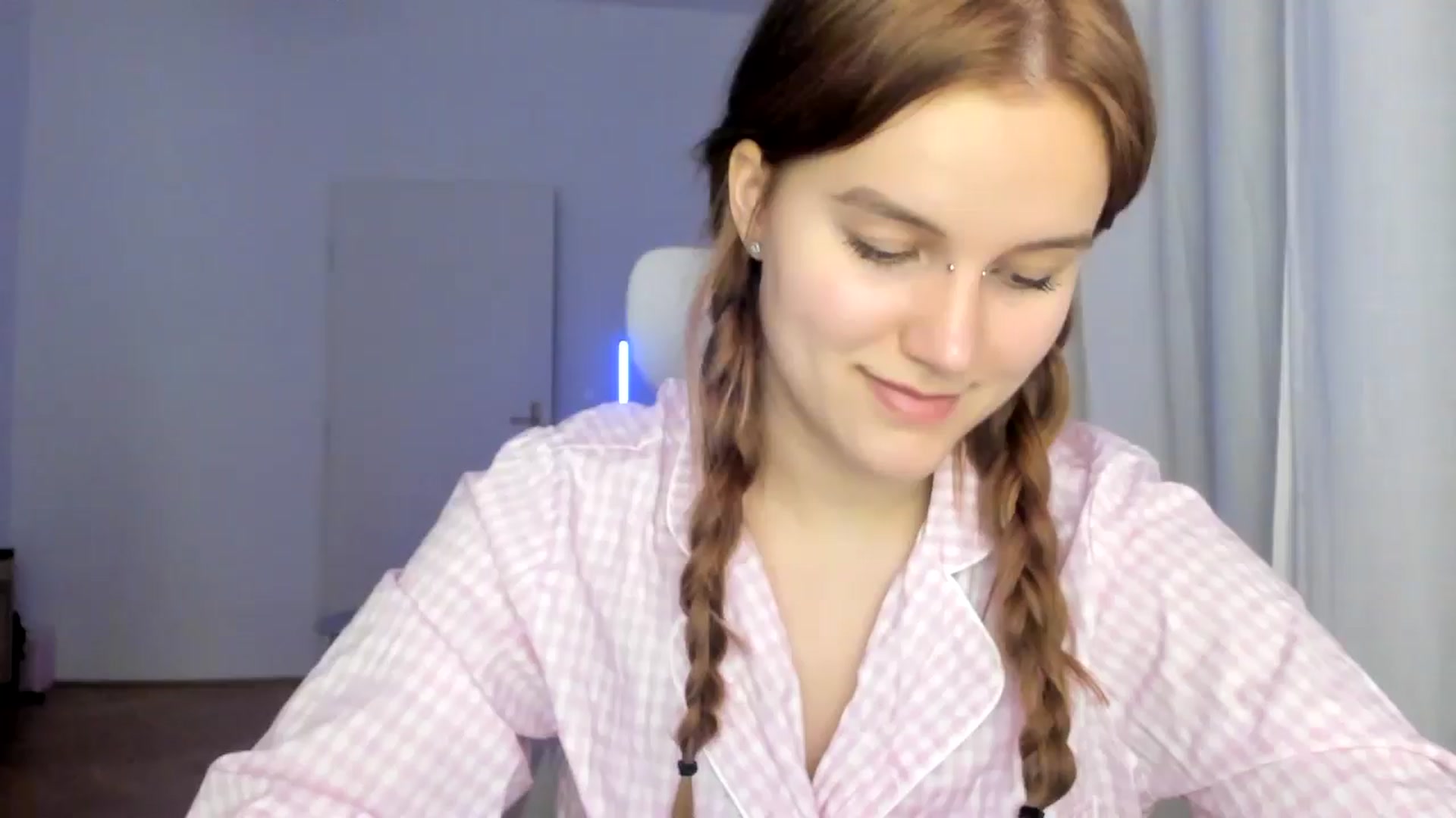 Gallery image thumbnail from Lia_lisia's myfreecams stream on, 02/04/2026, 19:34 image 13 of 20
