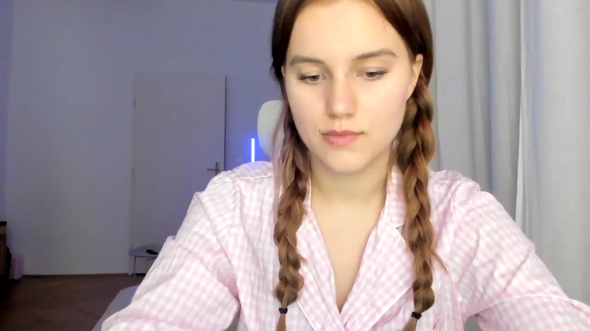 Gallery image thumbnail from Lia_lisia's myfreecams stream on, 02/04/2026, 19:34 image 12 of 20
