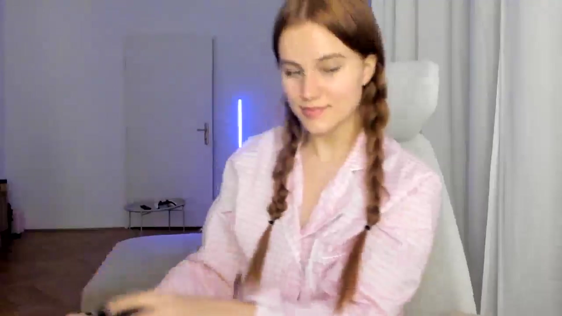 Gallery image thumbnail from Lia_lisia's myfreecams stream on, 02/04/2026, 19:34 image 5 of 20